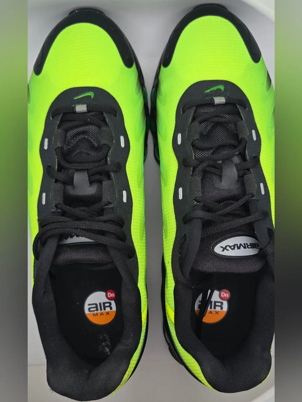 Nike Air Max DN8 Men's 9.5 Running Shoes - Green/Black